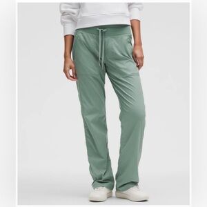 NWT lululemon Dance Studio Mid-Rise Lined *Short Pant Crater Blue